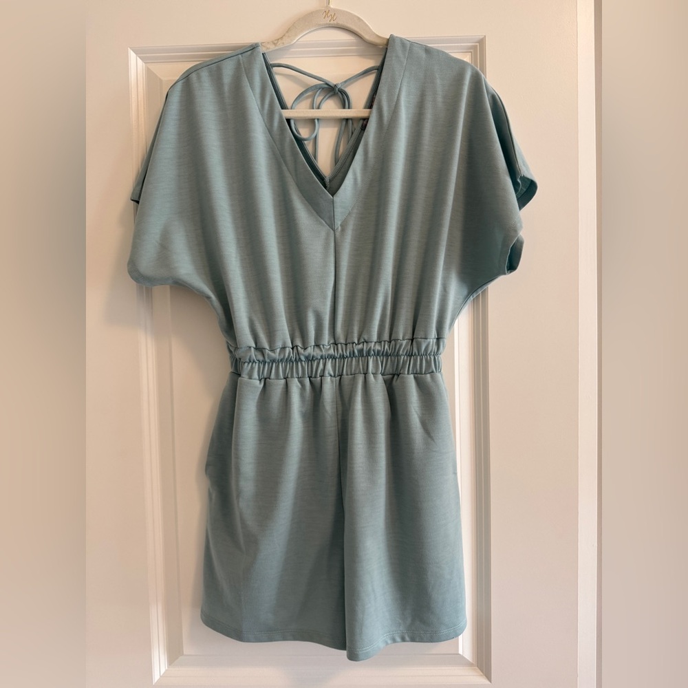 Light blue V-neck tie-back Romper